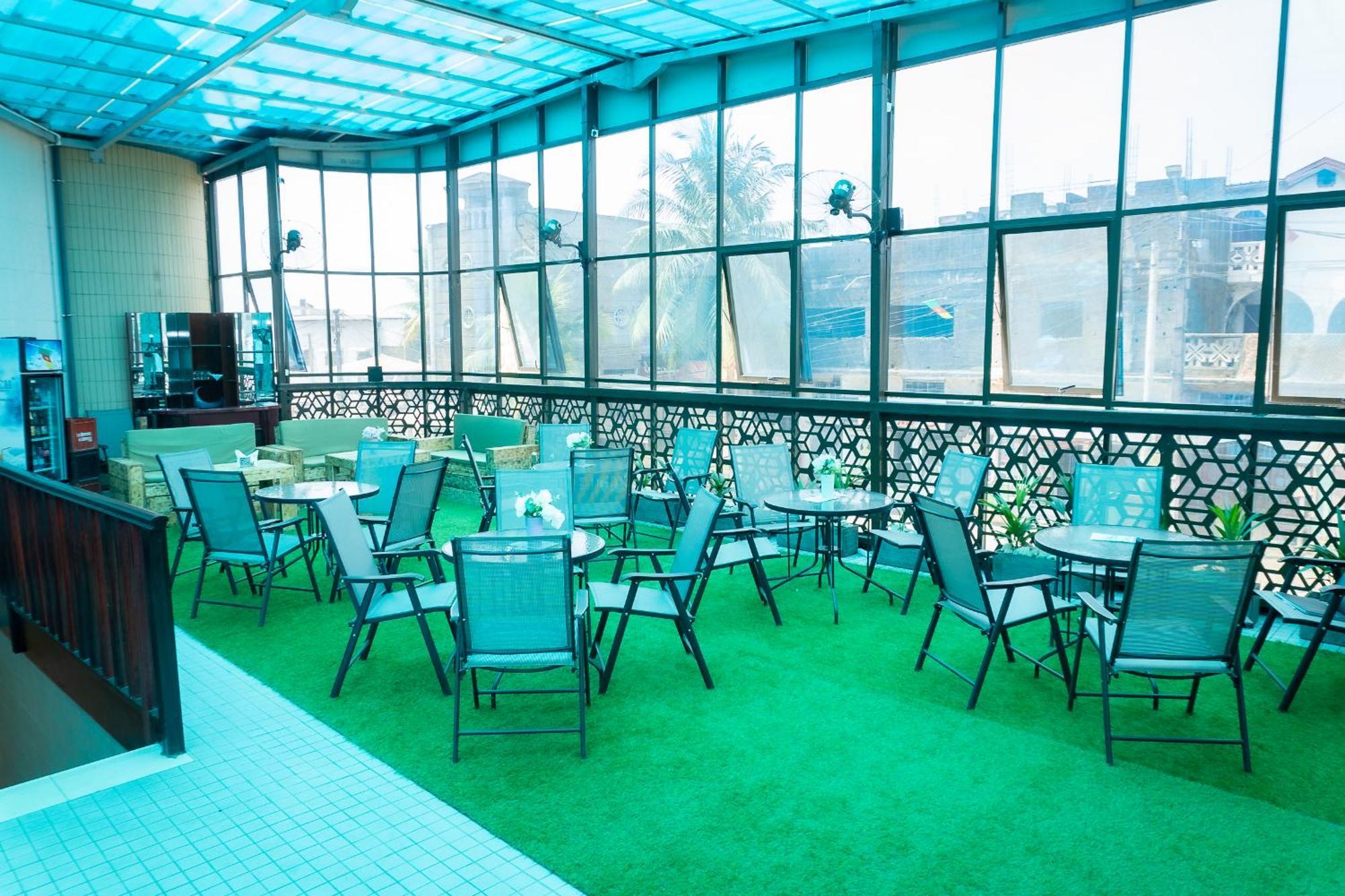 Hotel Le Figaro Douala Exterior foto
